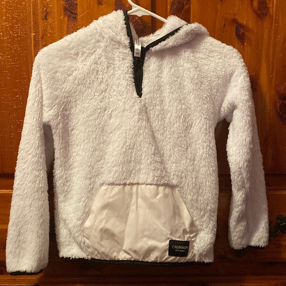 HAS A MARK ON THE FRONT LOOK AT THE PICTURES BEFORE PURCHASE. SOLD AS IS!